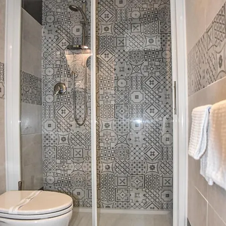 Kon Tiki Hotel 3*