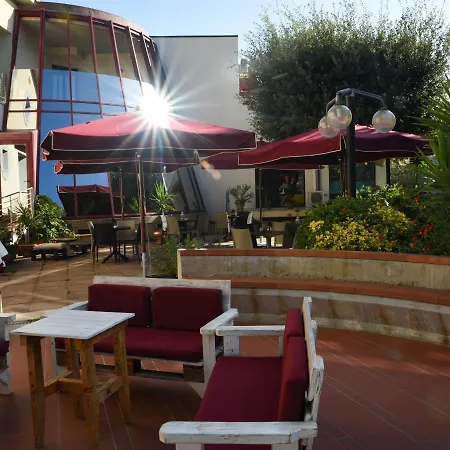Kon Tiki Hotel San Vincenzo